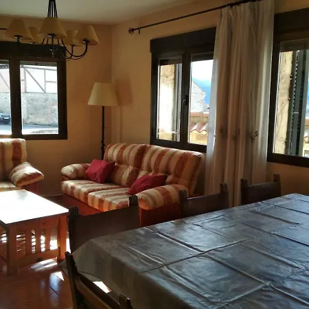 Casa de Férias Casa Entera El Corralin Gallegos